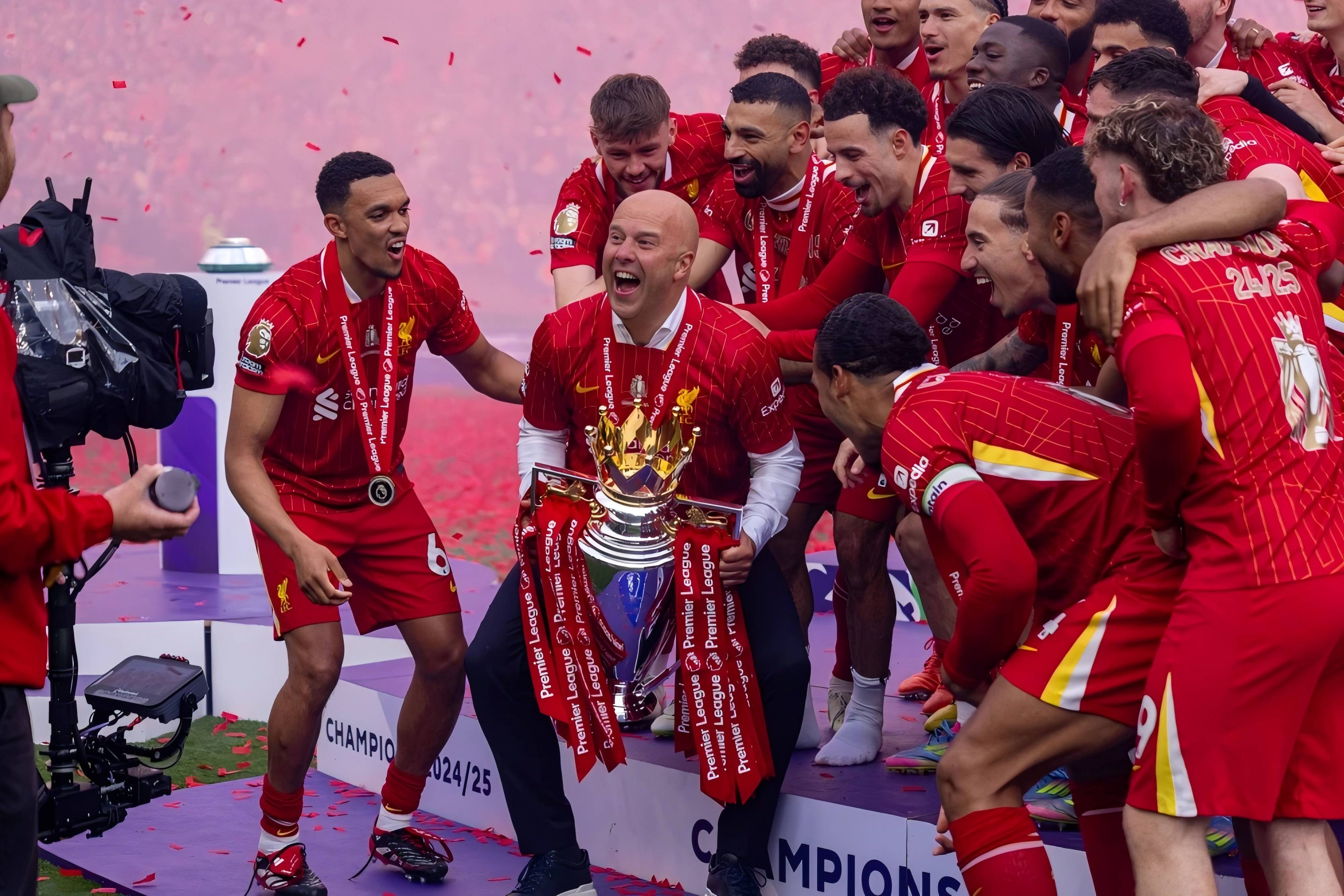 冷门频出！英超战况跌宕起伏