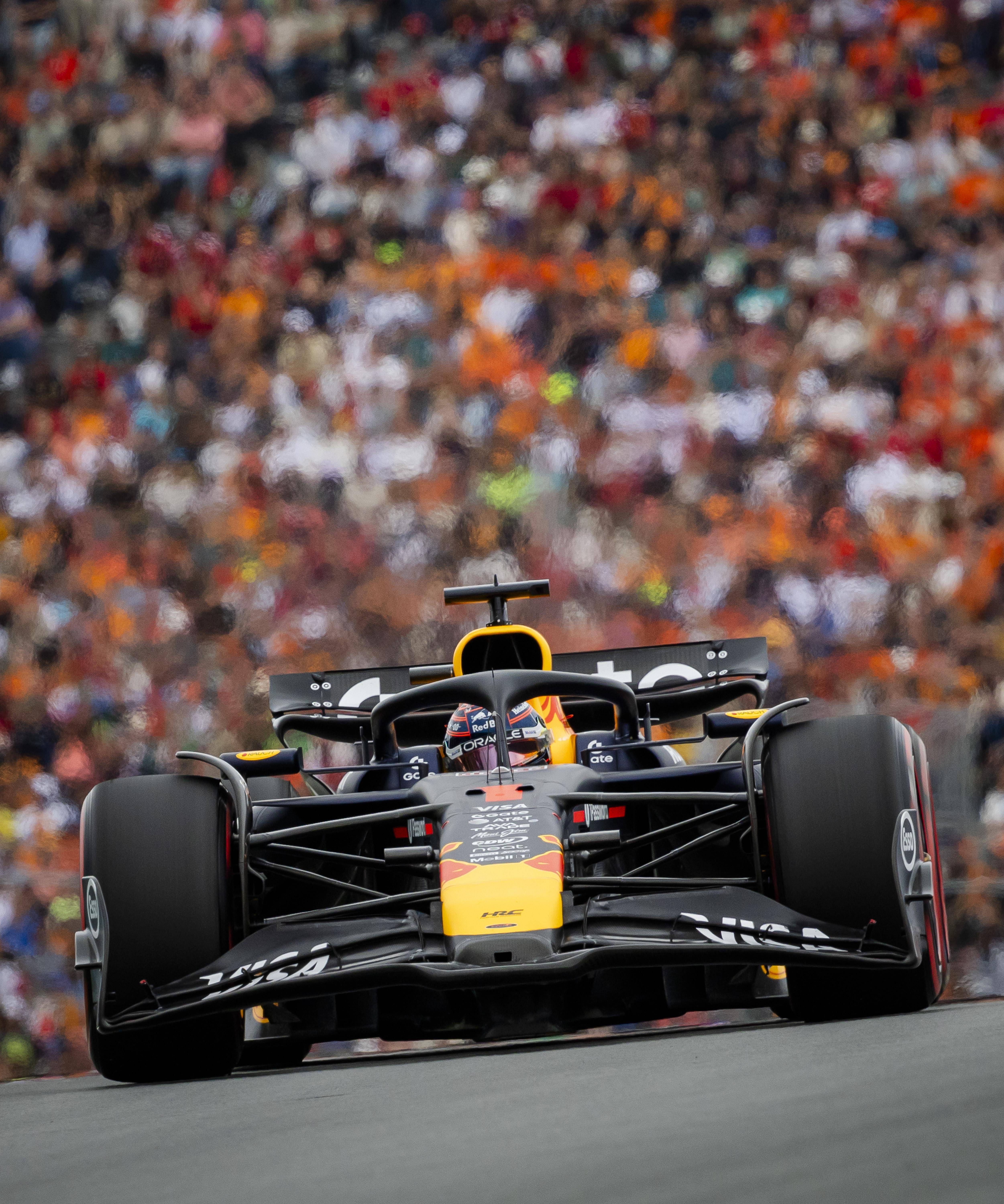 法拉利完胜迈凯伦，皮亚斯特里高光表现的简单介绍