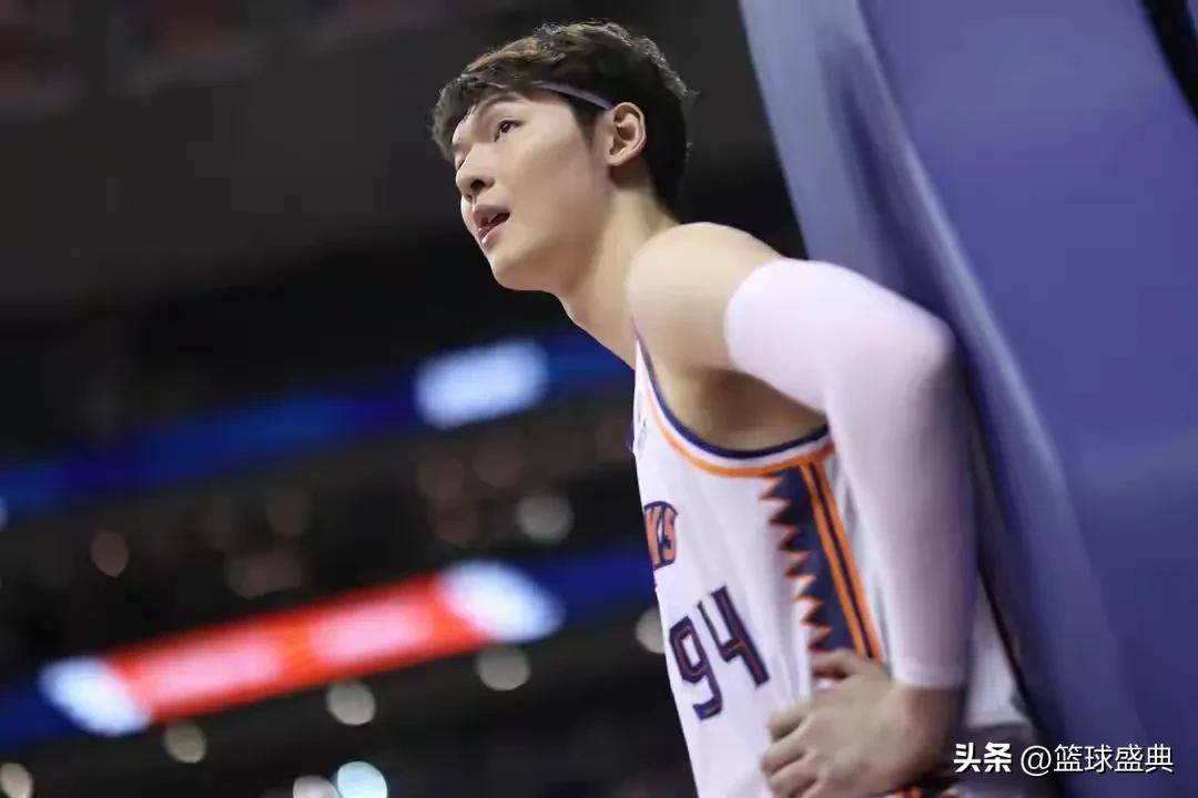 福建队完胜火箭,王哲林状态火热 福建队完胜火箭,王哲林状态火热