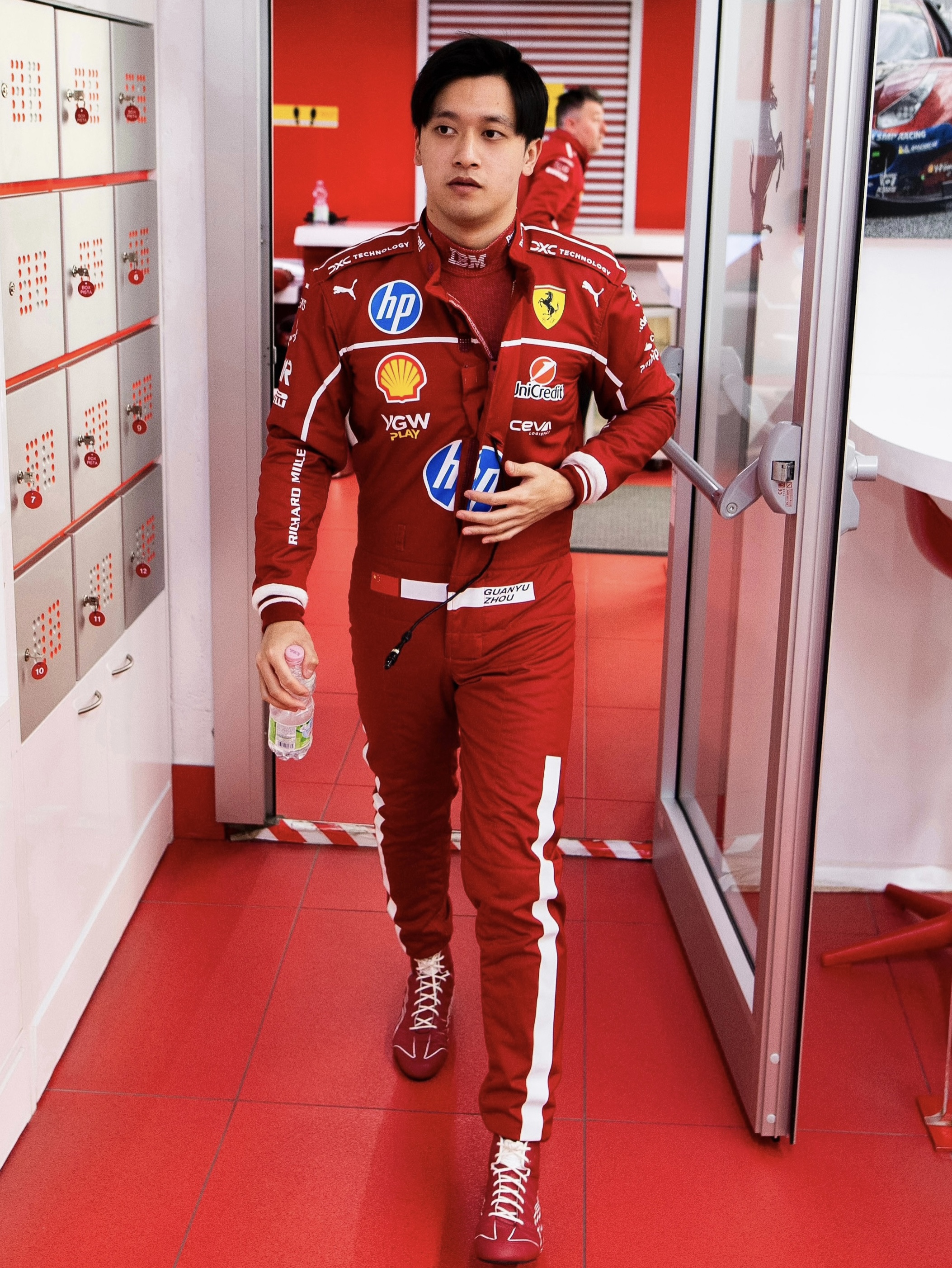 索伯车队翻盘哈斯车队，周冠宇刷新纪录